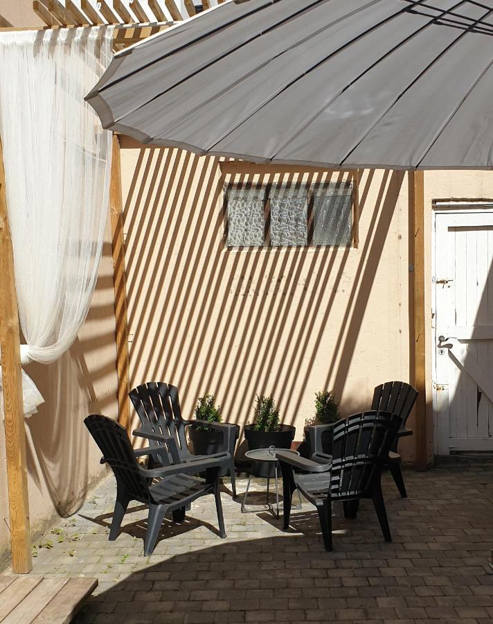 Le Patio Belle Maison En Plein Centre Ville, Avec Grande Terrasse Au Calme Bastogne Eksteriør billede